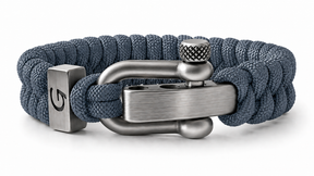 Elegance Classic D-shackle paracord armband in Graphite
