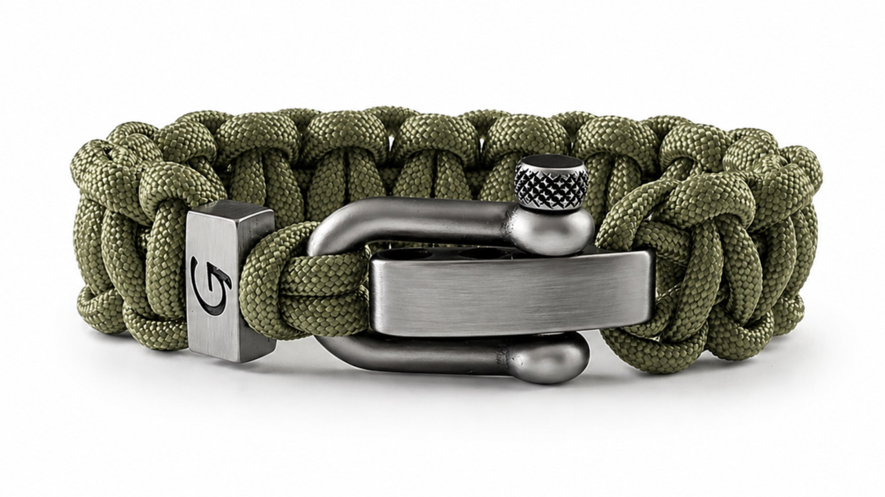 Imperative Classic D-shackle paracord armband in Olive Drab