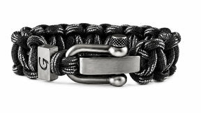 Imperative Striped D-shackle paracord armband in Touch of Grey
