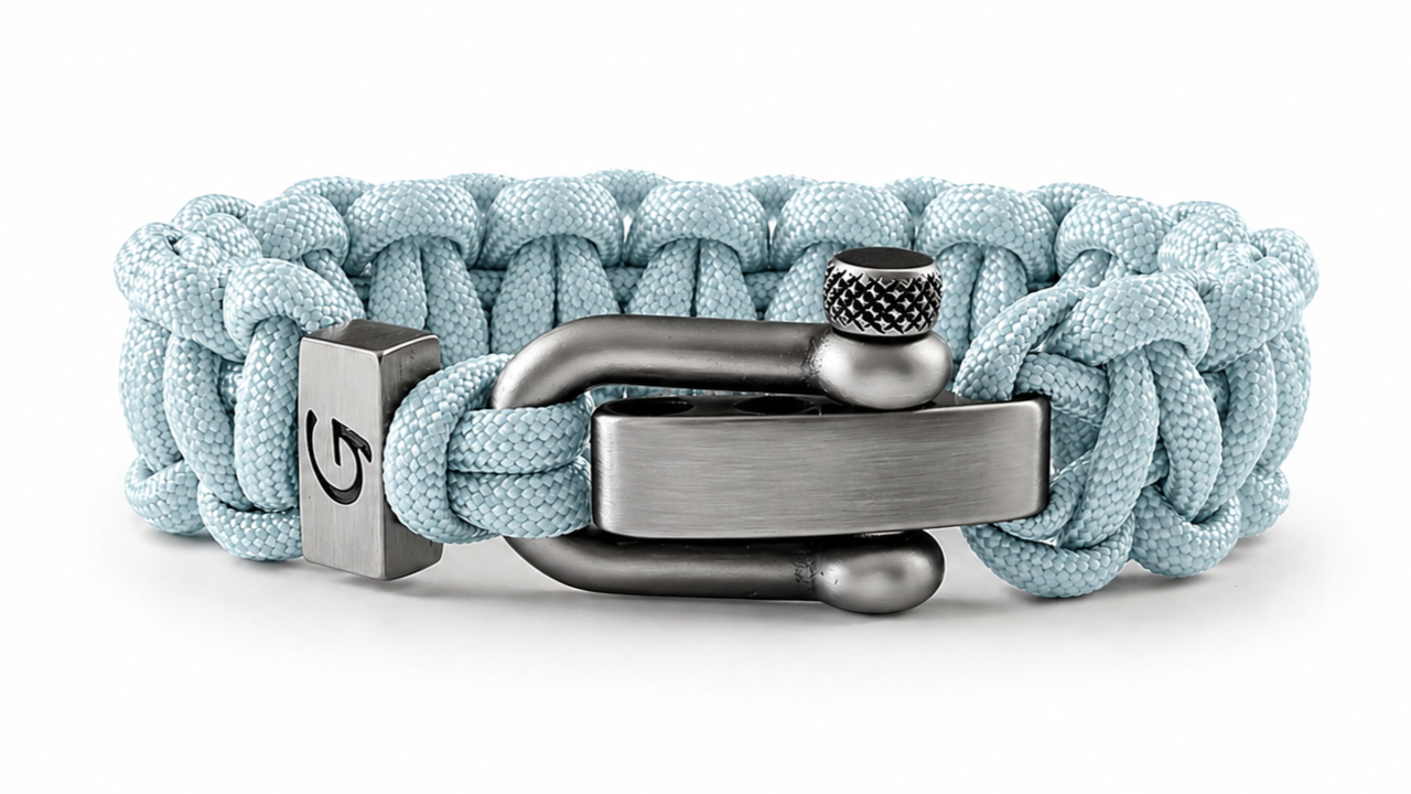 Imperative Classic D-shackle paracord armband in Baby Blue