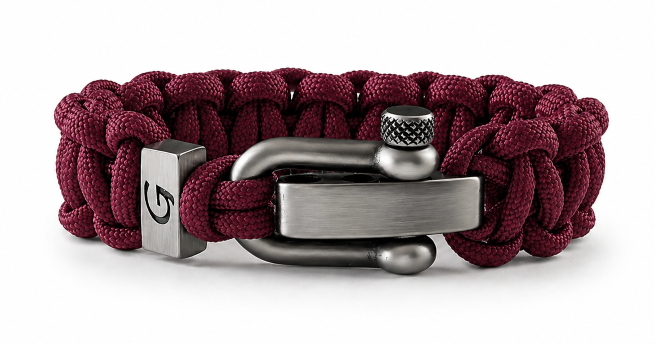 Imperative Classic D-shackle paracord armband in Burgundy
