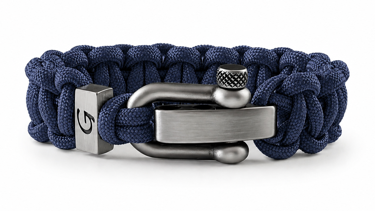 Imperative Classic D-shackle paracord armband in Navy Blue