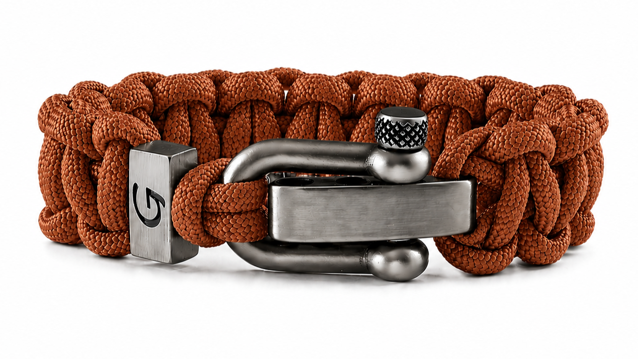 Imperative Classic D-shackle paracord armband in Rust
